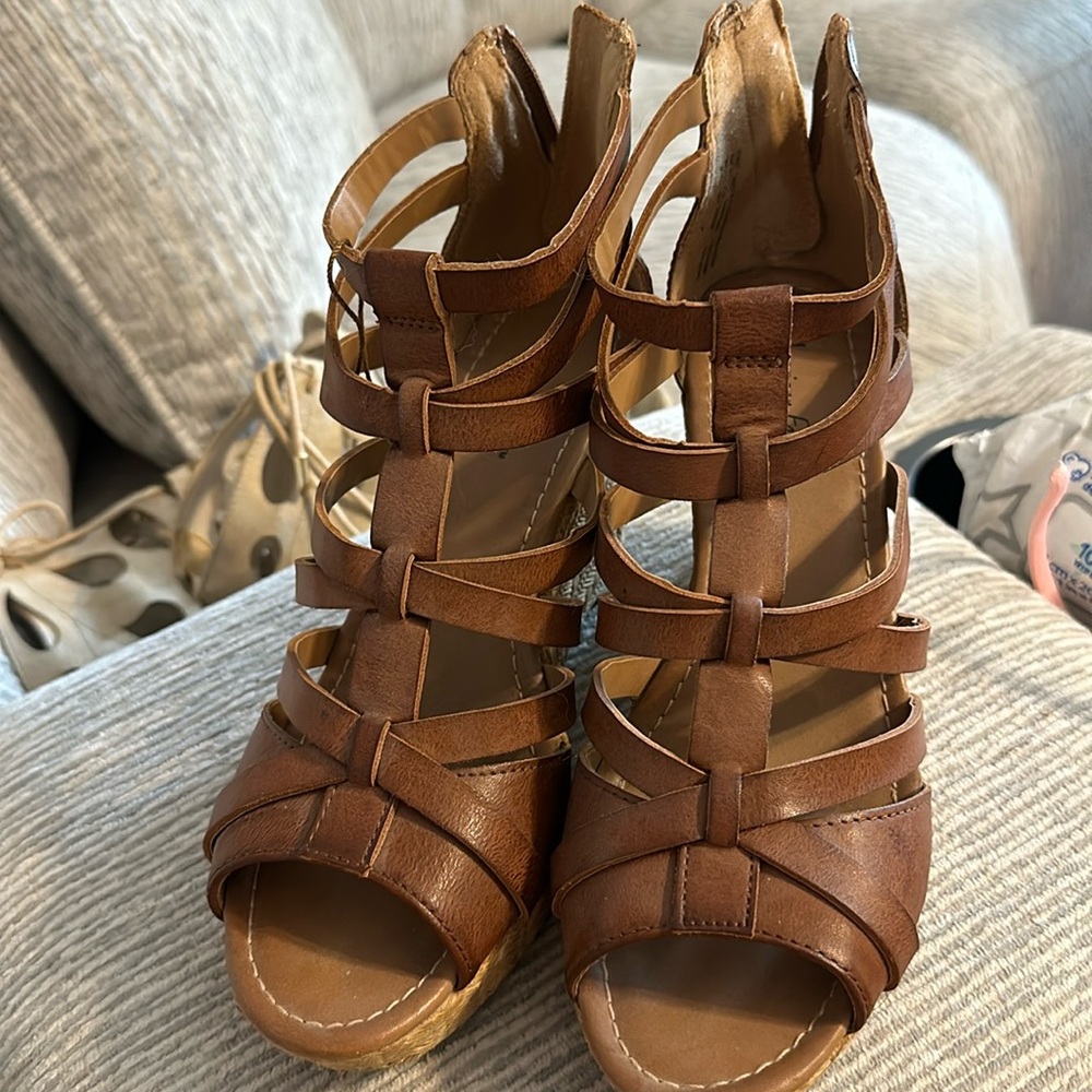 American eagle wedges great condition only worn a couple of times.